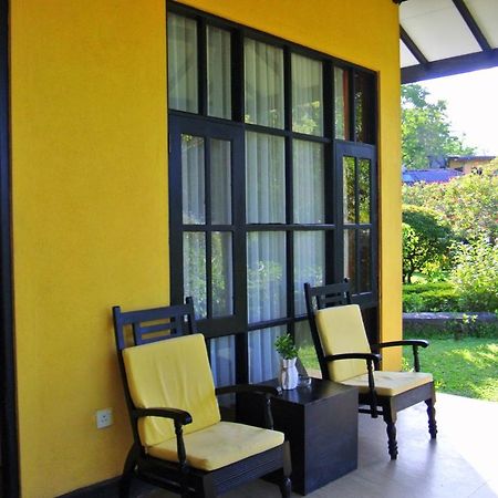 Flower Garden Lake Resort Tissamaharama Exterior photo