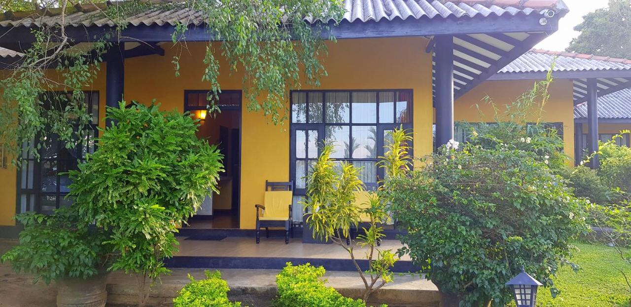 Flower Garden Lake Resort Tissamaharama Exterior photo